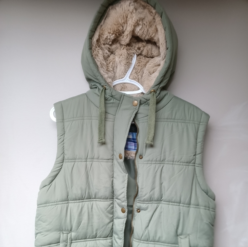 Brand new fall/winter girls vest